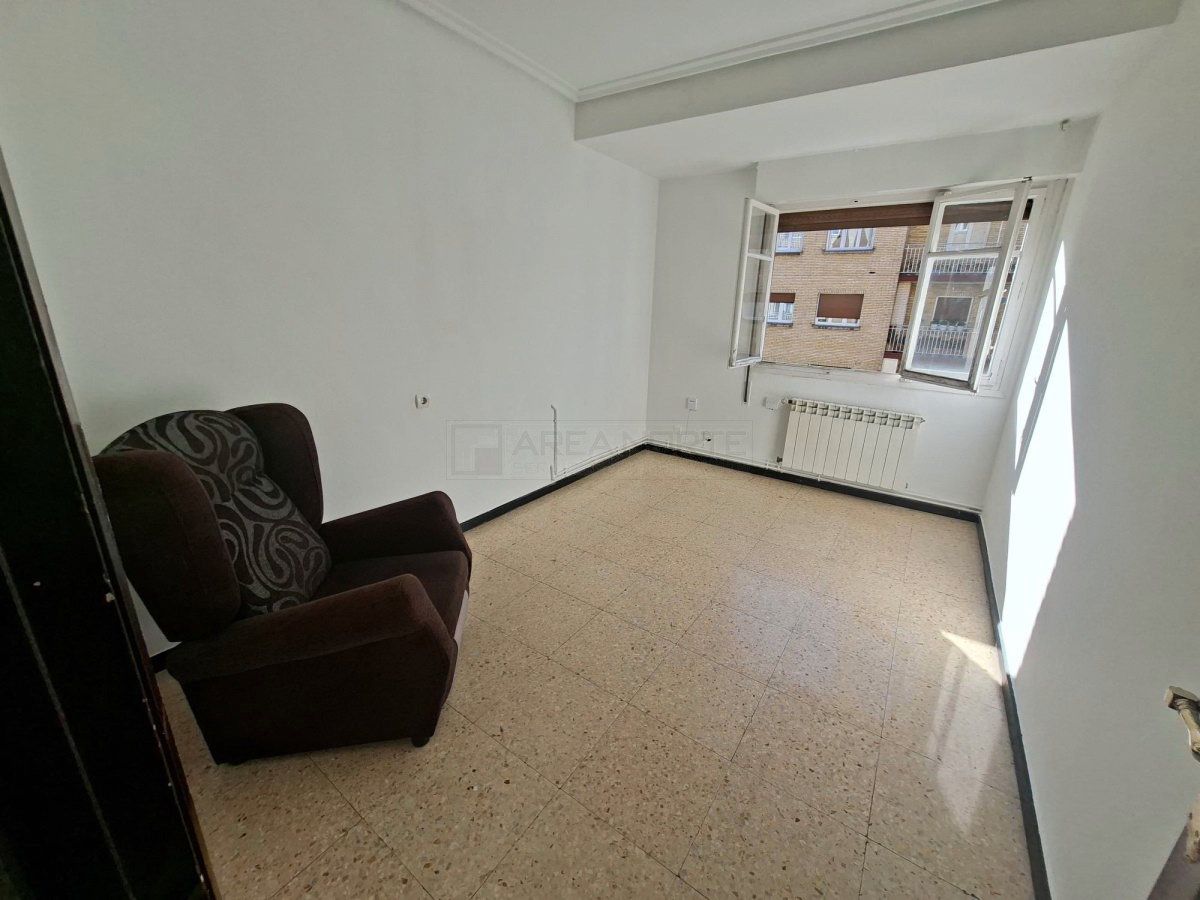 Sala d'estar de Pis en venda en Vitoria - Gasteiz amb Calefacció i Terrassa