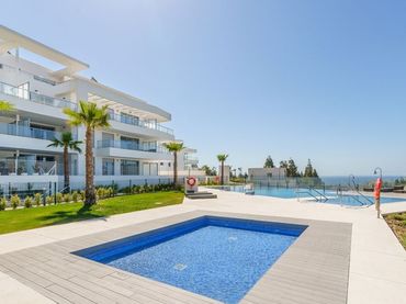 Baixos amb piscina en venda a El Faro de Calaburra - Chaparral