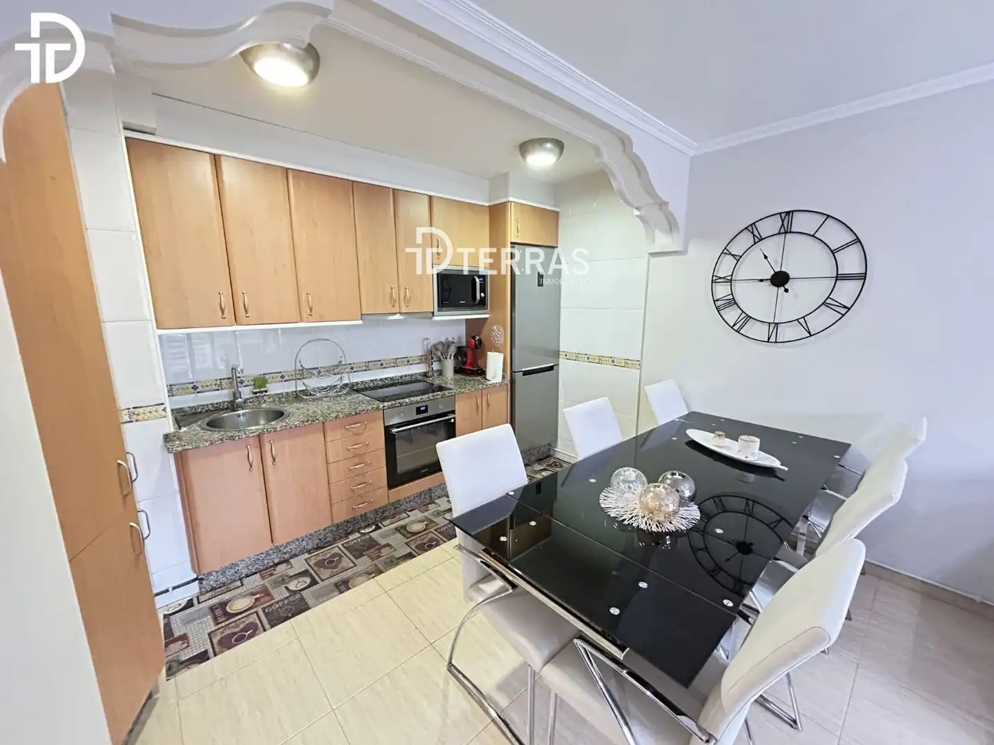 Cocina de Piso en venta en Poio con Calefacción, Trastero y Amueblado