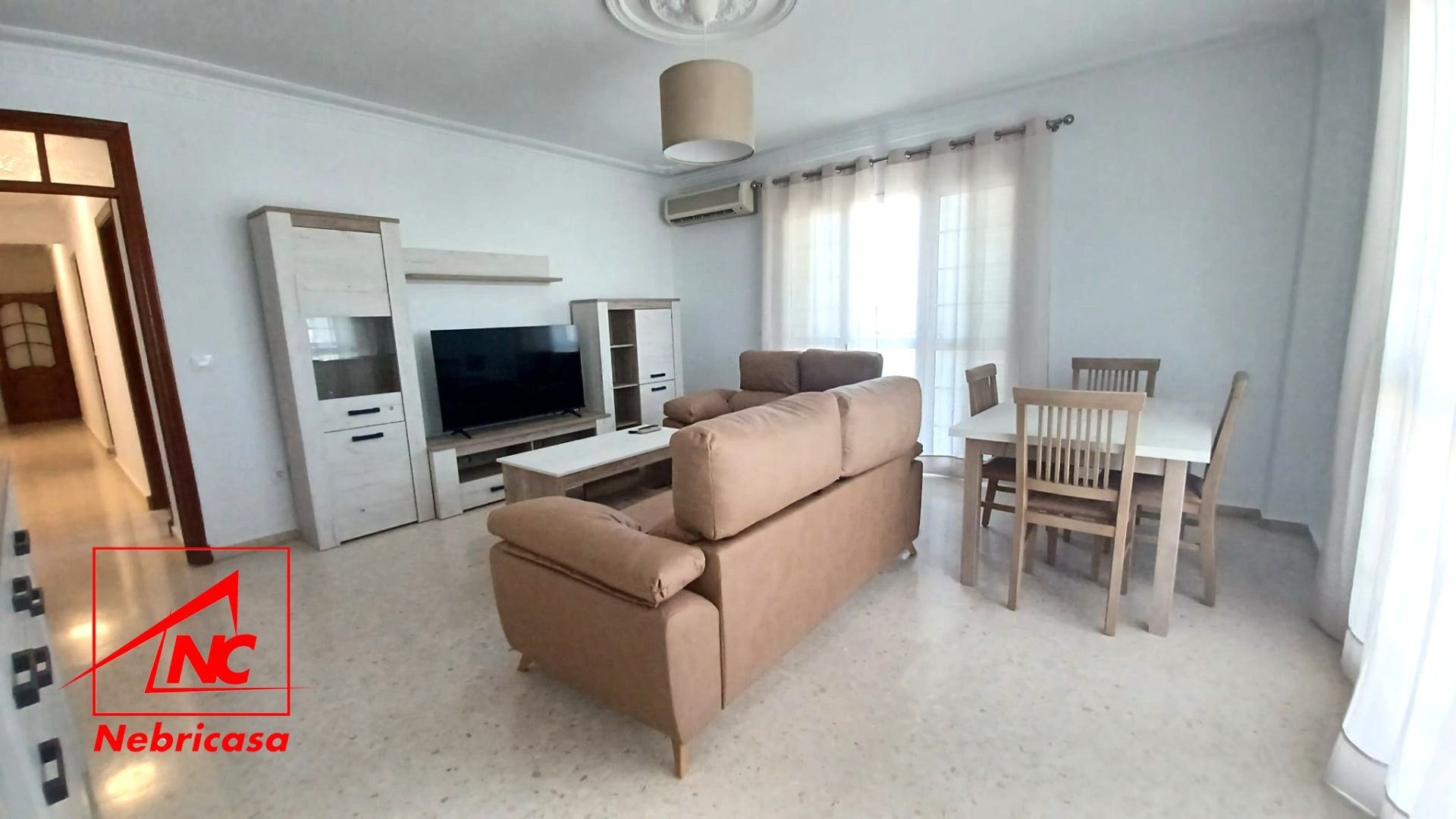 Sala de estar de Piso de alquiler en El Cuervo de Sevilla con Aire acondicionado, Terraza y Amueblado