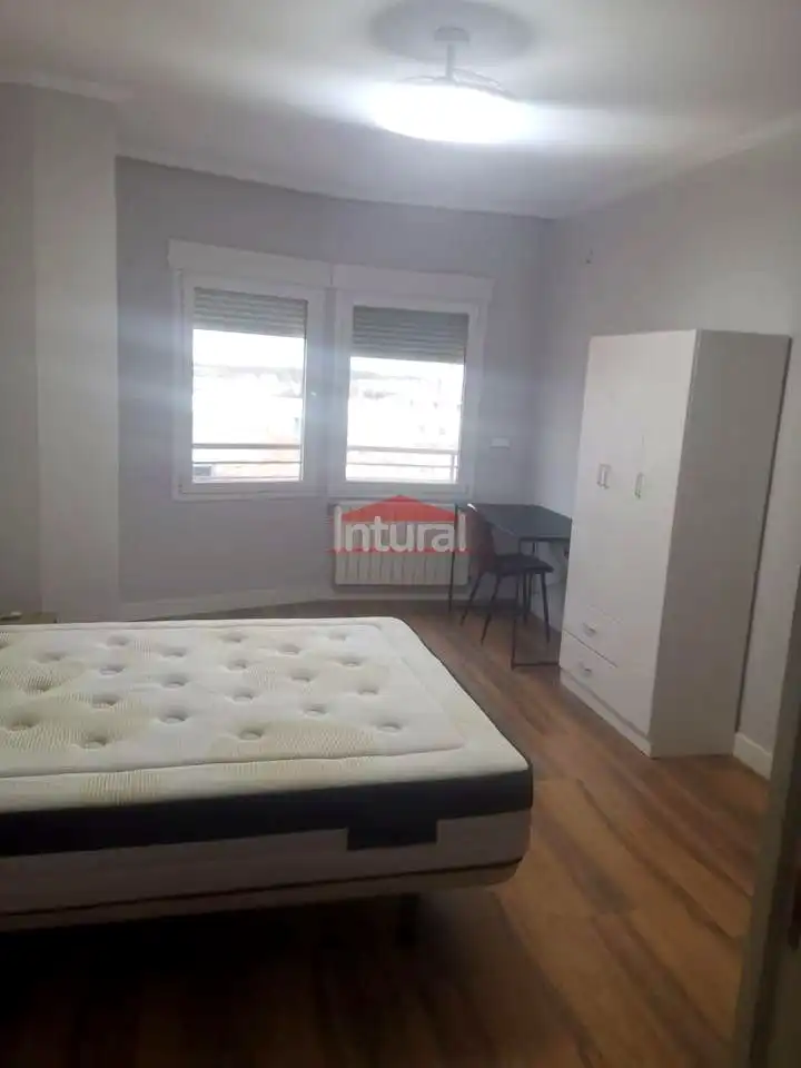 Habitación de Ático en venta en La Gineta con Terraza, Trastero y Amueblado