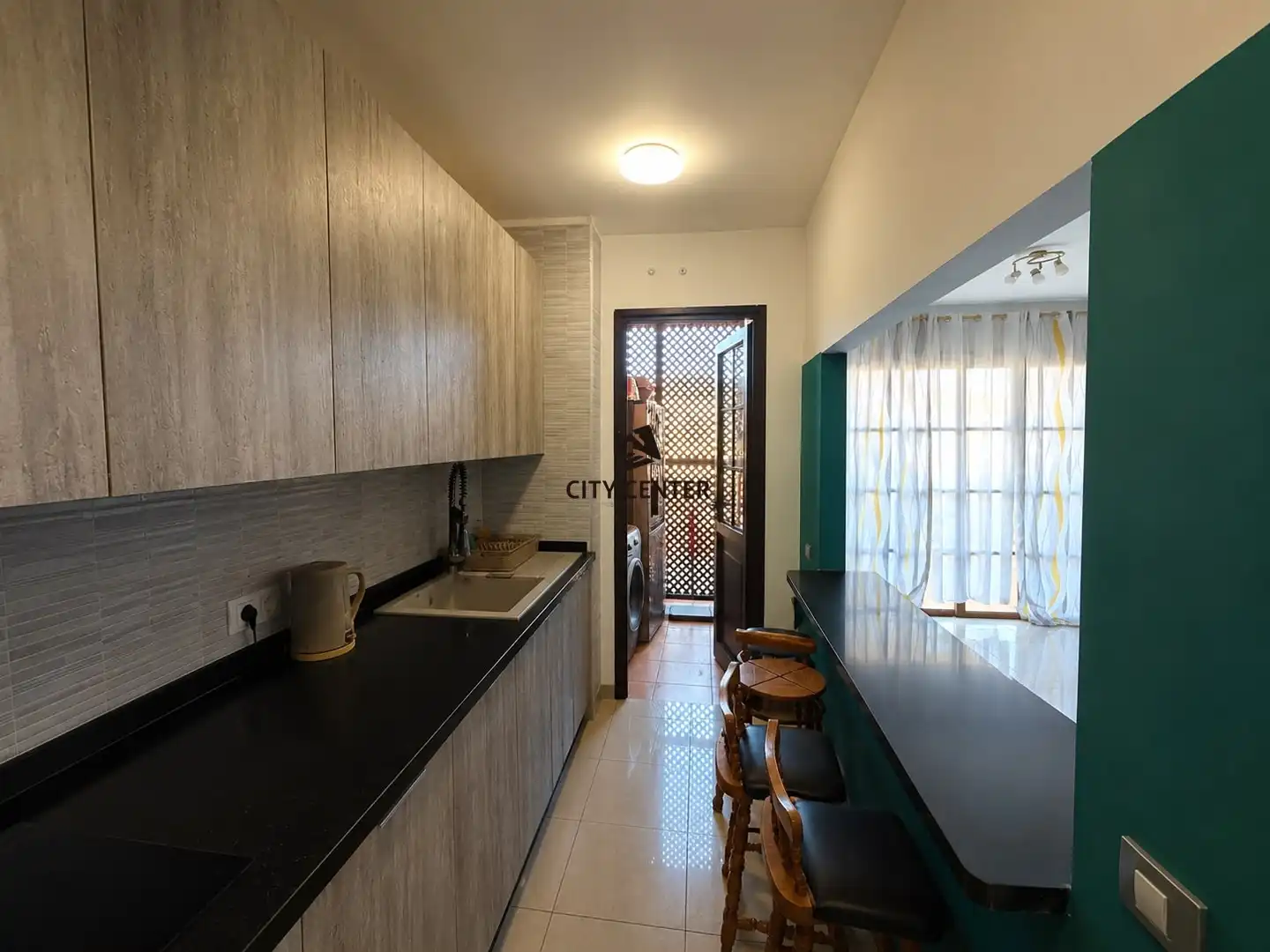 Cocina de Piso en venta en Arona con Terraza, Amueblado y Piscina comunitaria