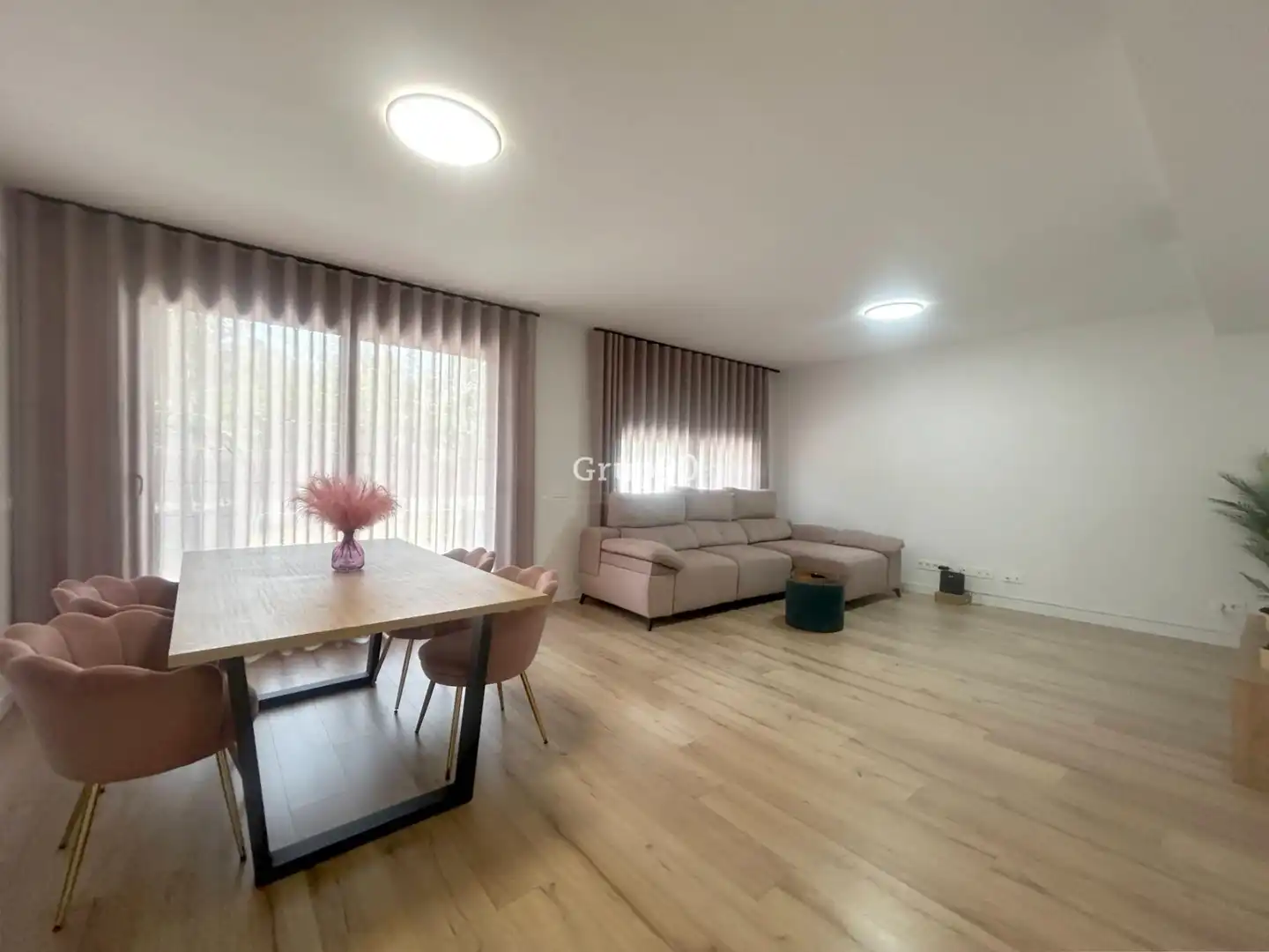 Sala d'estar de Planta baixa en venda en Lleida amb Calefacció, Jardí privat i Parquet