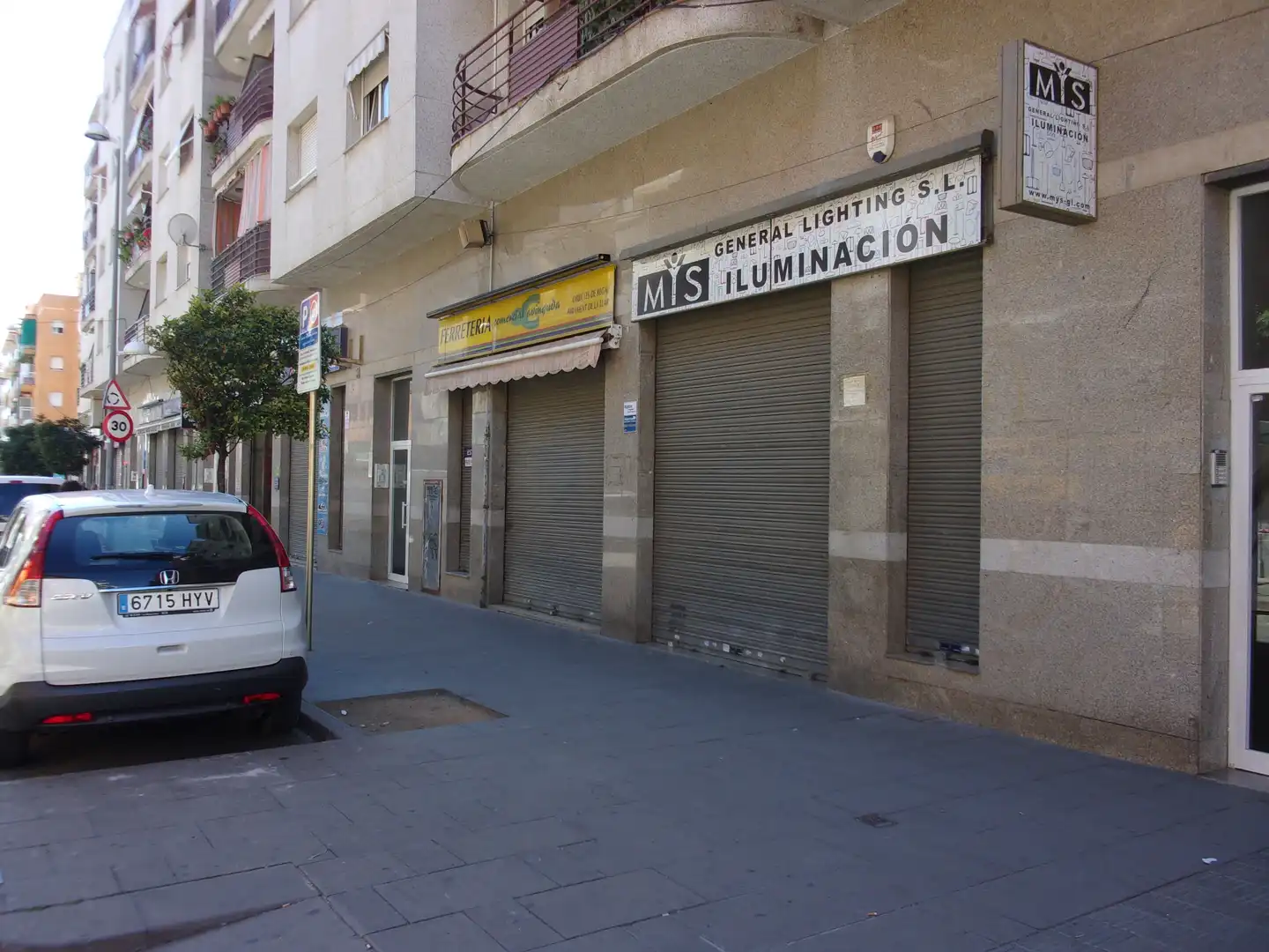 Local comercial en venta en Avinguda del Mediterrani 39, imagen 2