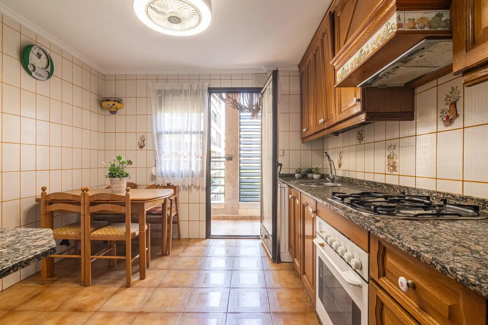Cocina de Piso en venta en Elche / Elx con Aire acondicionado, Calefacción y Balcón