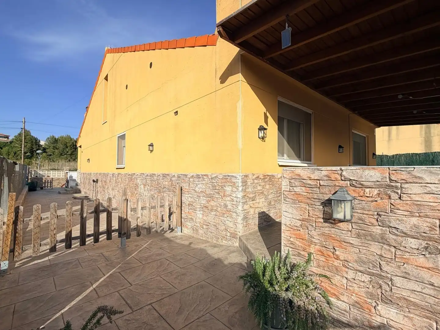 Vista exterior de Casa o chalet en venta en Cunit con Calefacción, Jardín privado y Terraza