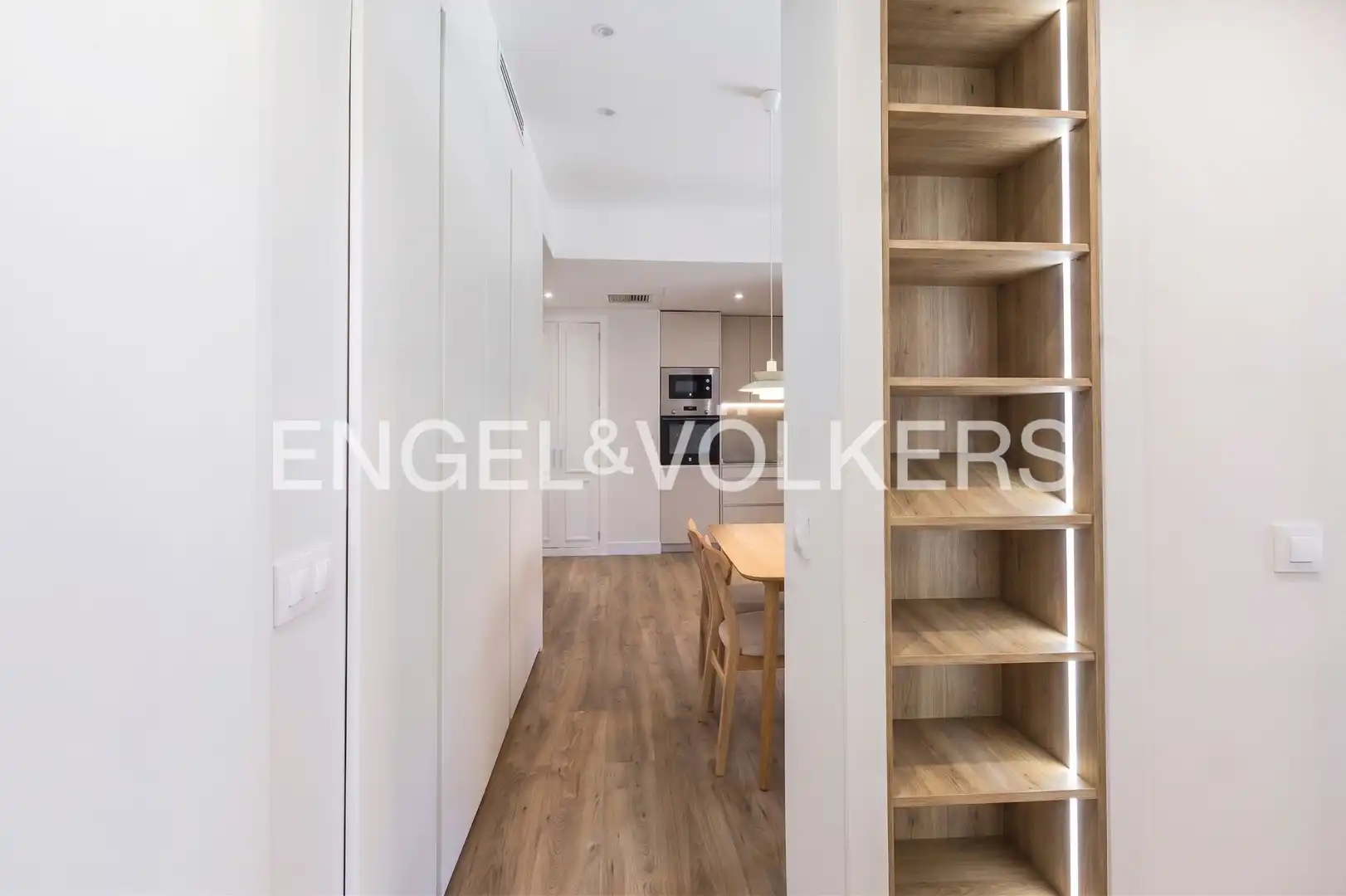 Flat for sale in Madrid  with Air Conditioner, Heating and Swimming Pool