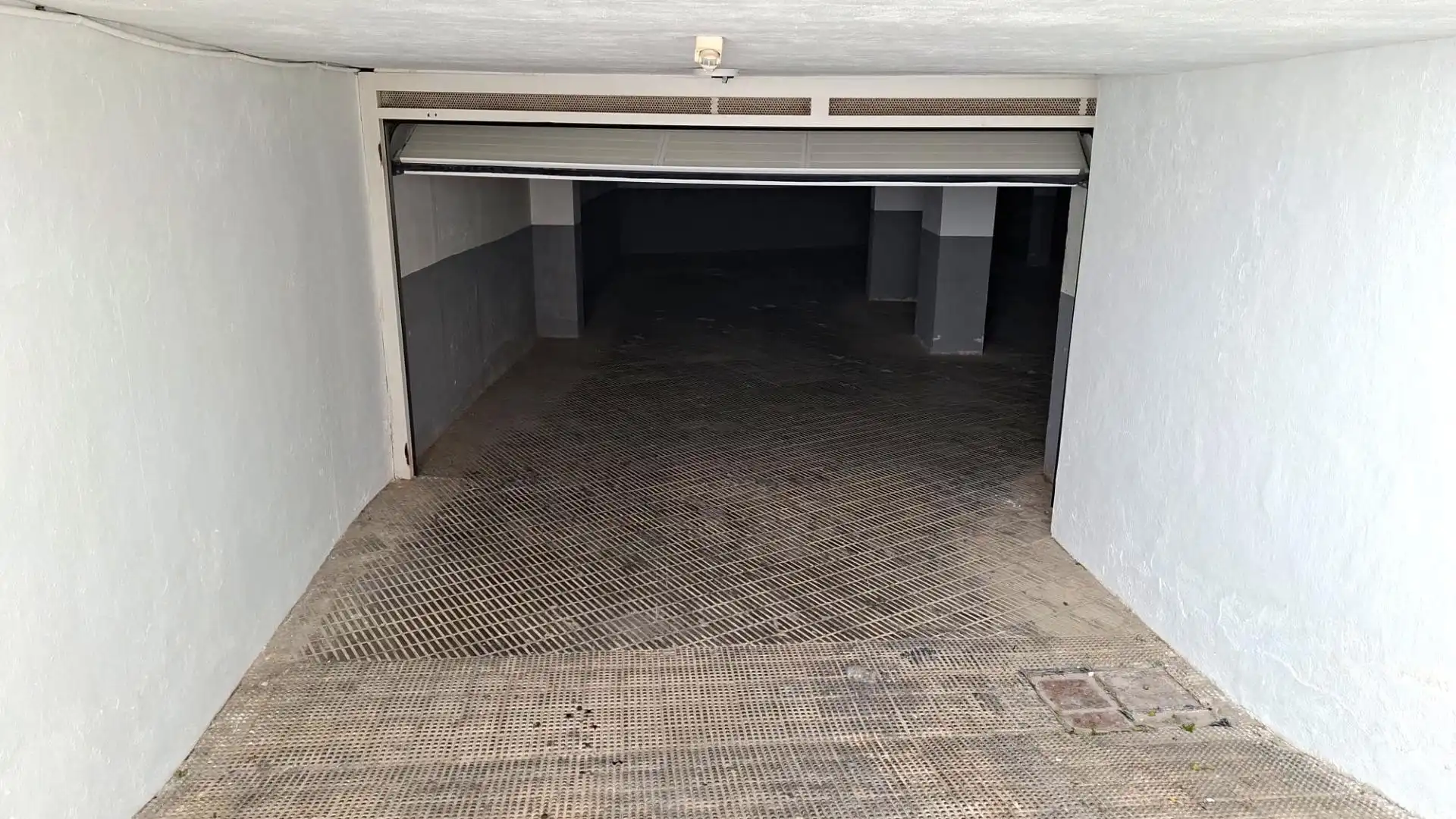 Parking de Apartamento en venta en Benidorm con Jardín privado, Amueblado y Piscina comunitaria