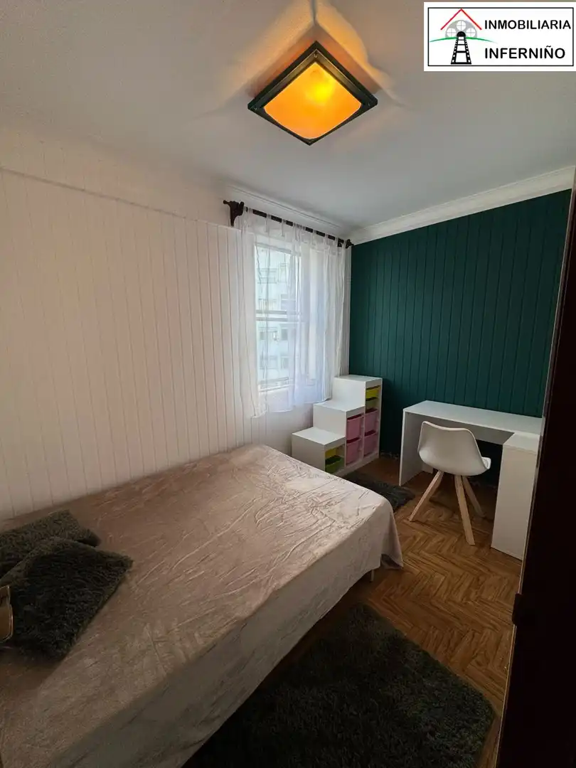 Schlafzimmer von Wohnung zum Verkauf in Ferrol mit Abstellraum und Balkon