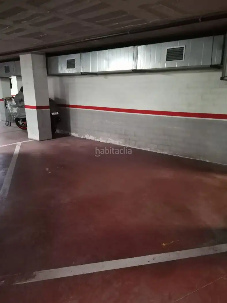 Individual en venta en Plaça de les Escoles Velles 13, imagen 4