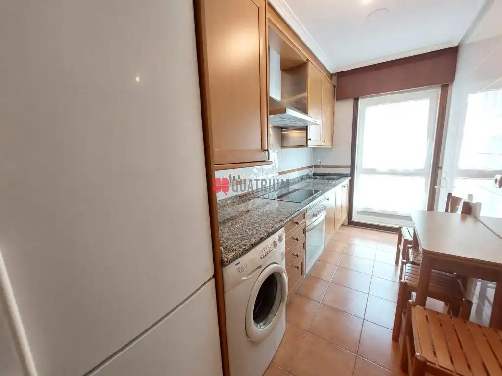 Küche von Wohnung zur Miete in Castiñeiriño - Cruceiro de Sar