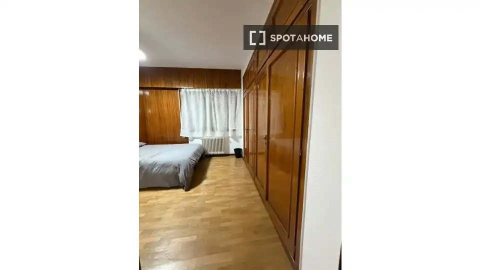 Bedroom of Flat for rent in Madrid  with Air Conditioner, Heating and Furnished