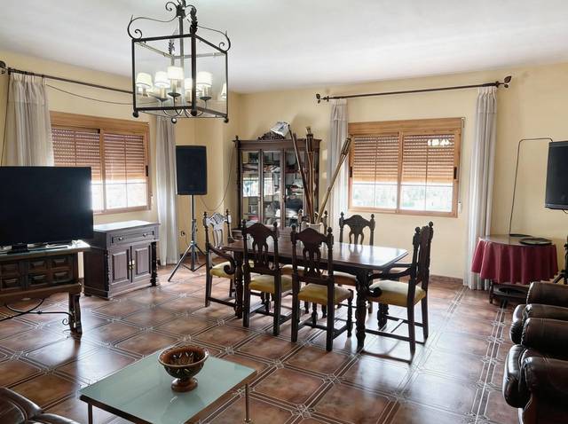 Casa-chalet en Venta en Avenida ESPAÑA en Mengíbar