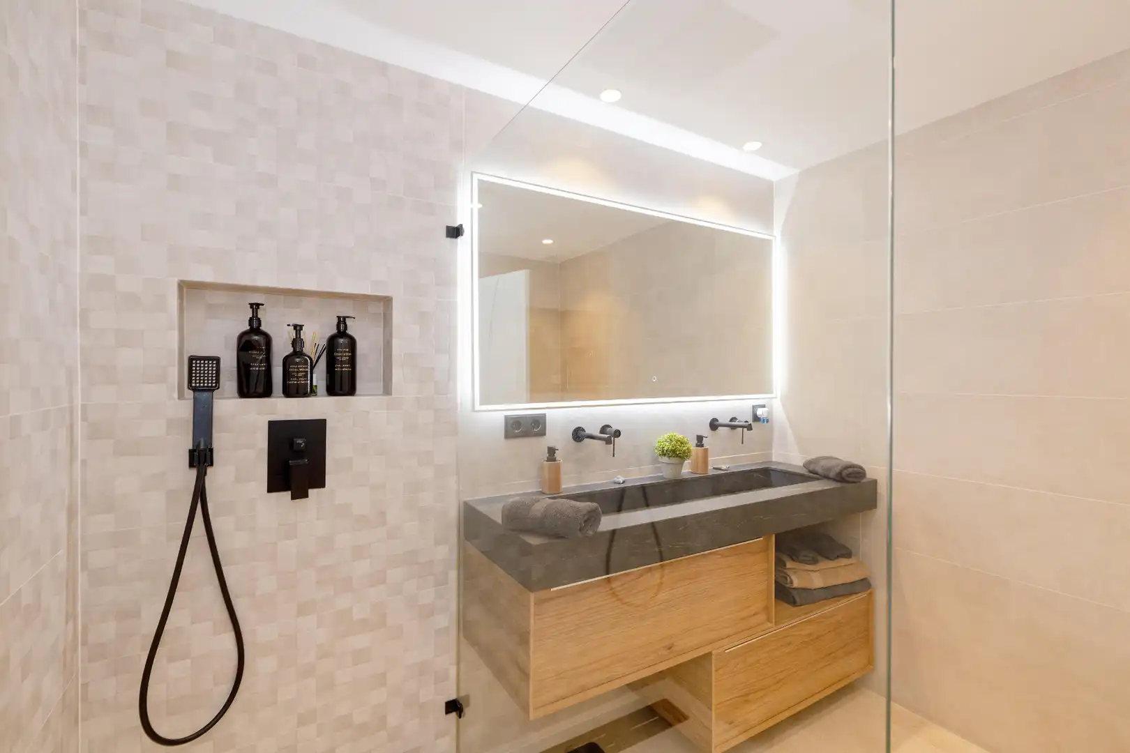 Baño de Ático en venta en Marbella con Aire acondicionado, Calefacción y Terraza