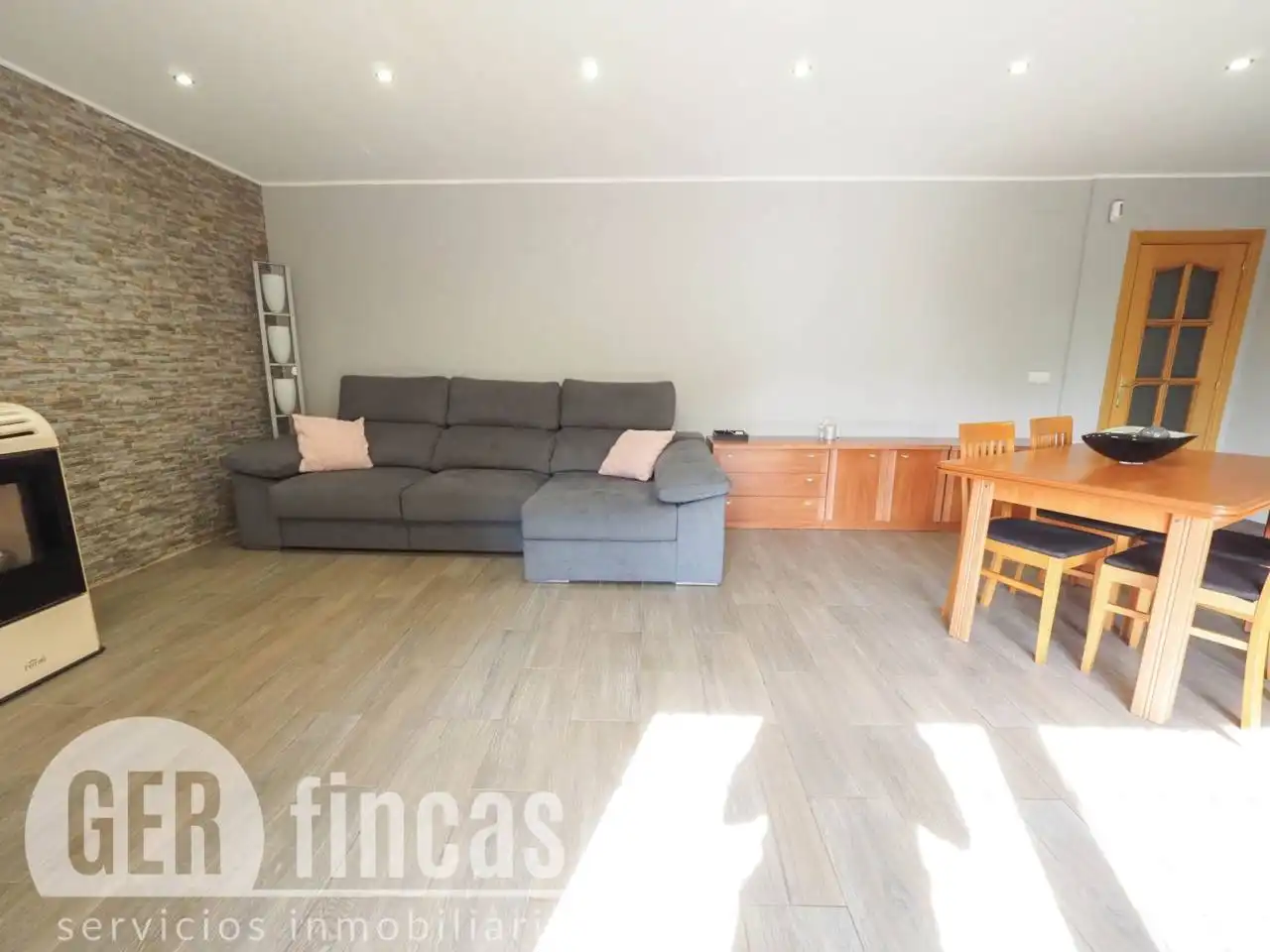 Sala de estar de Casa o chalet en venta en Terrassa con Aire acondicionado, Calefacción y Jardín privado