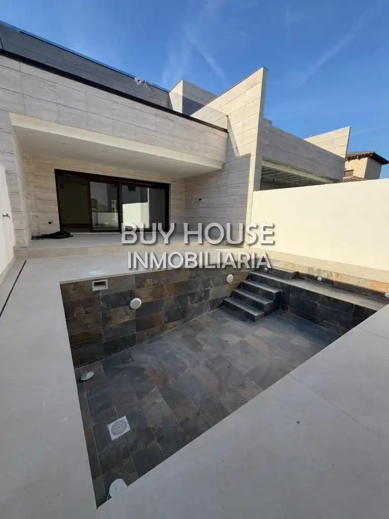 Terraced house with pool for sale in Parque Manuel de Vega - Carretera de Ugena, imagen 2