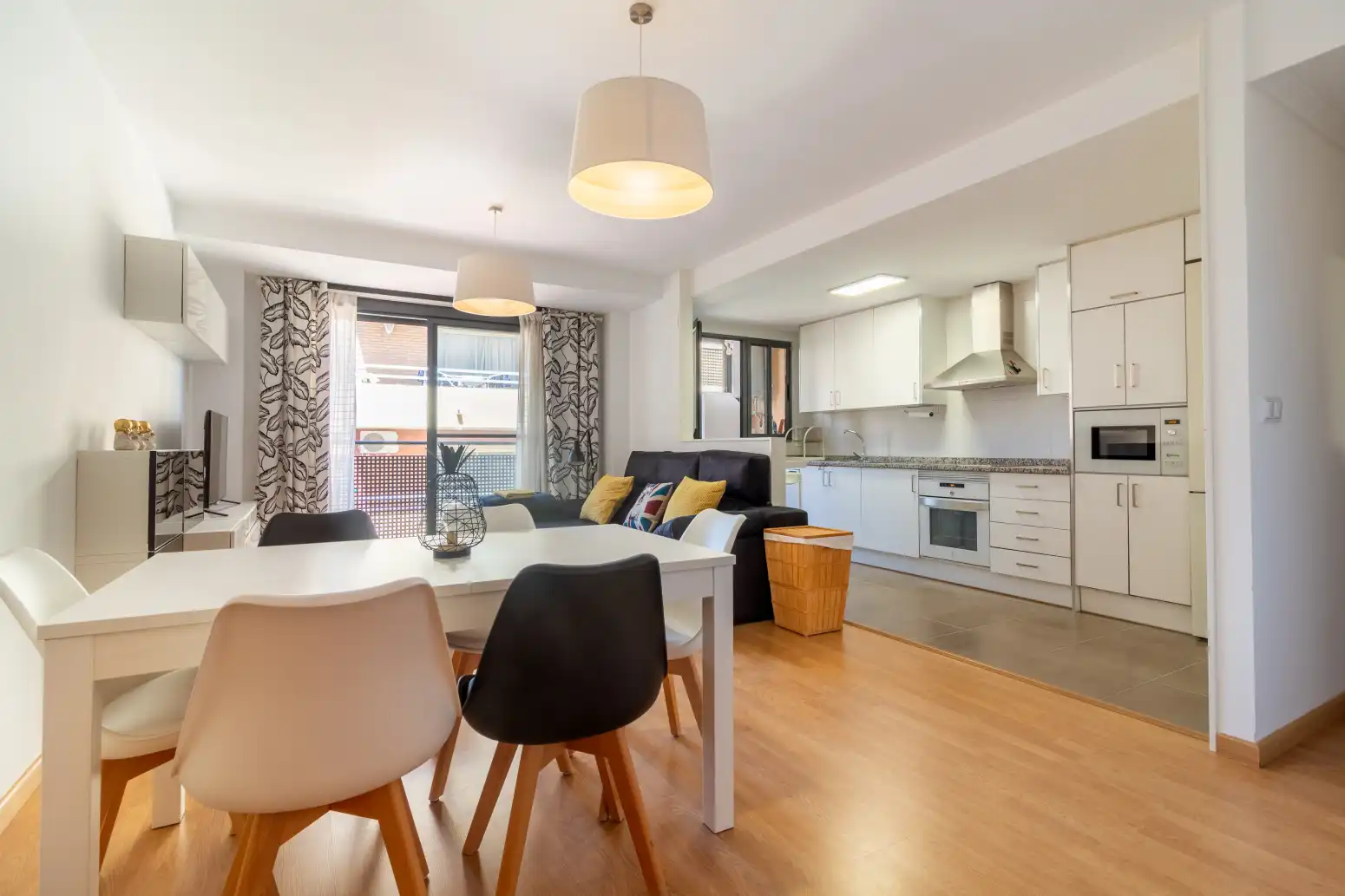 Wohnzimmer von Wohnung zur Miete in Sagunto / Sagunt mit Möbliert und Balkon