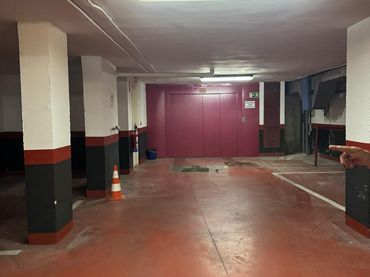 Einzelparkplatz mit Aufzug zum Verkauf in Calle de Cochabamba