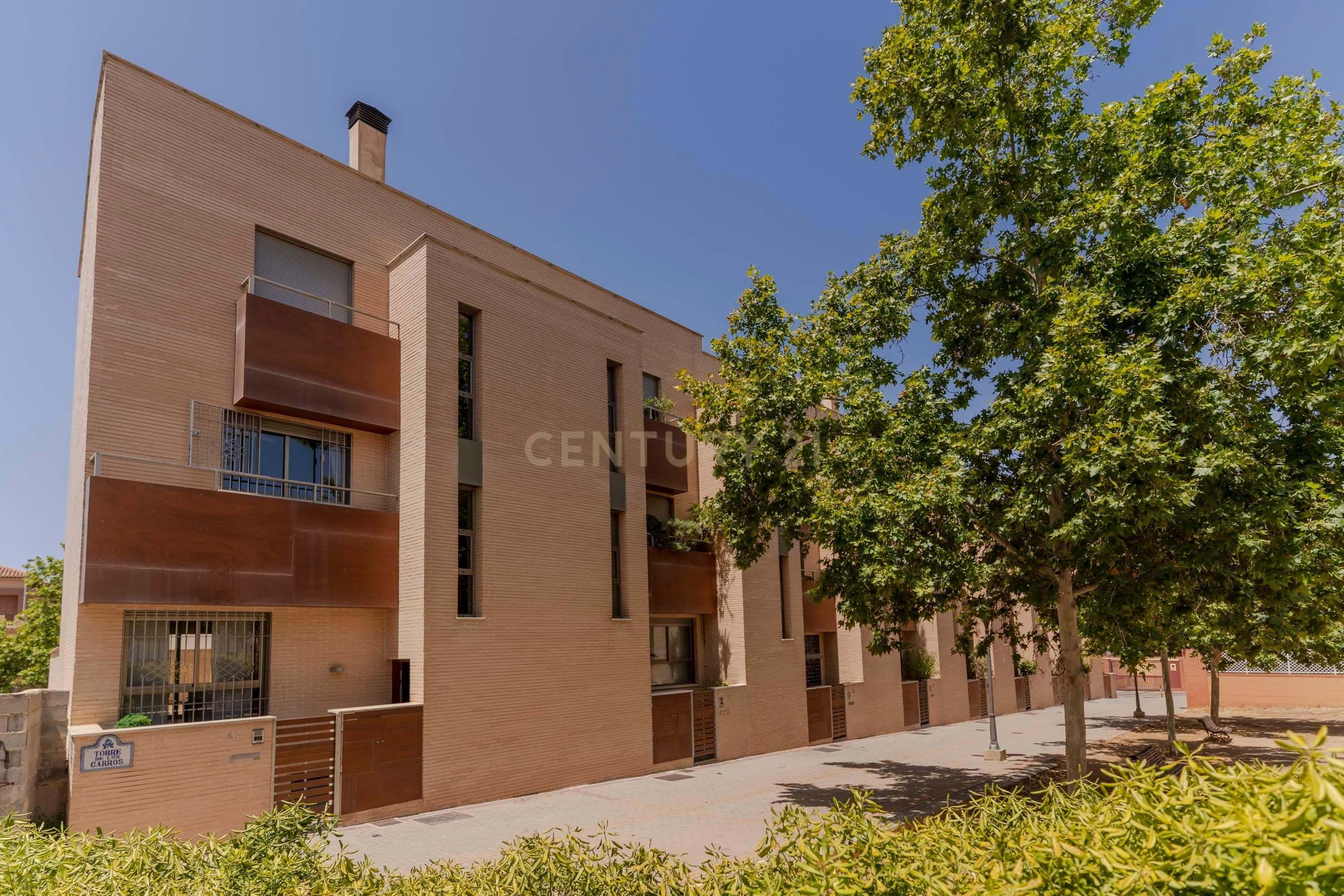 Vista exterior de Casa o xalet en venda en  Granada Capital amb Aire condicionat, Calefacció i Terrassa