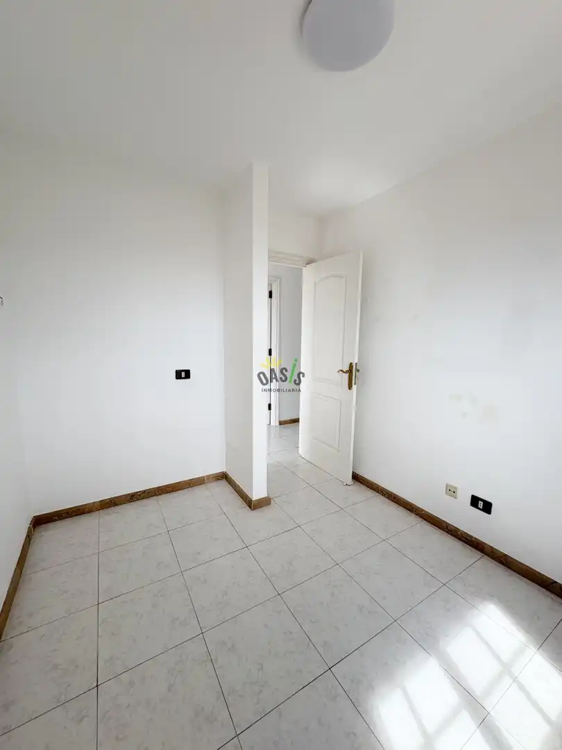 Dormitori de Casa o xalet en venda en Santa Cruz de Tenerife amb Terrassa, Traster i Piscina