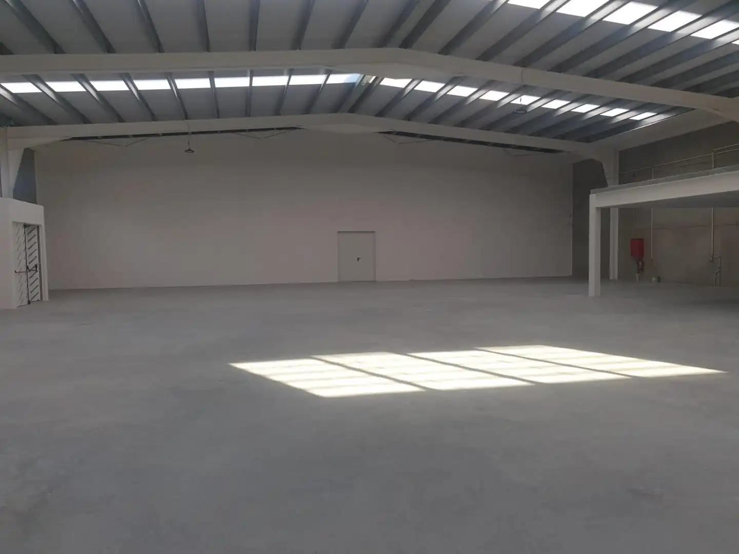 Fabrikhallen zur Miete in Los Palacios y Villafranca