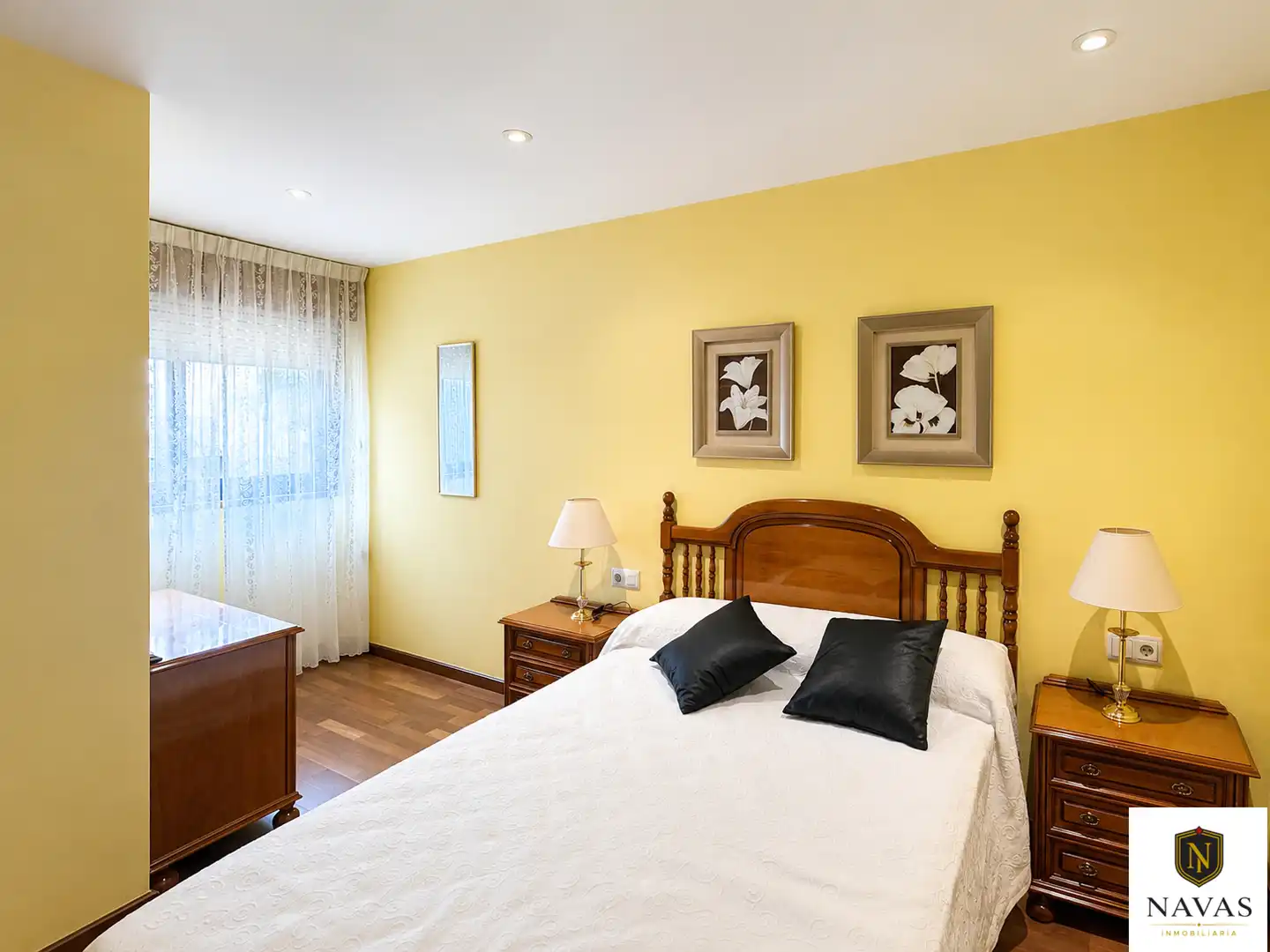 Bedroom of Flat for sale in Vigo   with Heating, Parquet flooring and Furnished