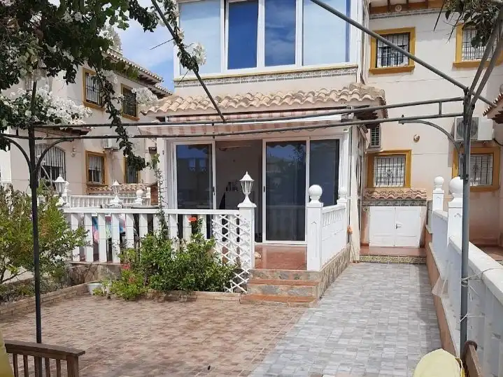 Reihenhaus mit Pool zur Miete in Cantabrico 3