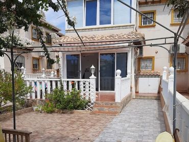 Casa a schiera con piscina in affitto a Cantabrico 3