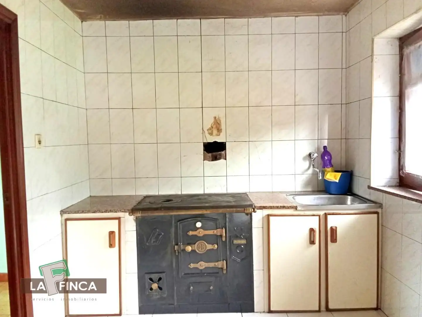 Casa adosada en venda a VEGALENCIA, Ribera de Arriba