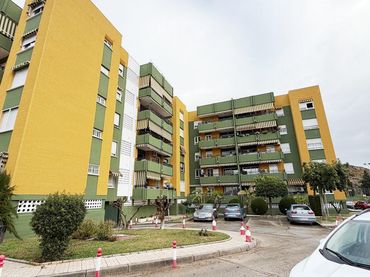 Pis amb ascensor en venda a Avenida de Carlos Haya 202