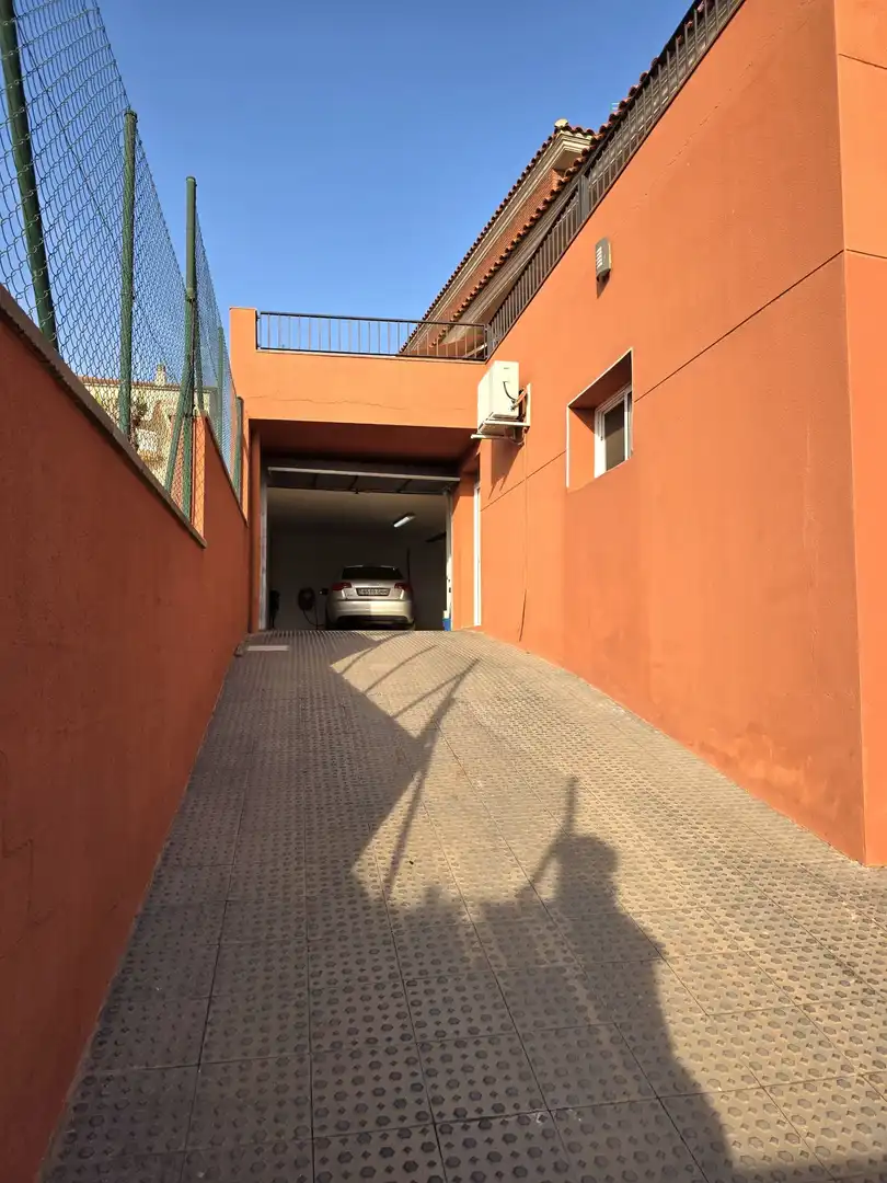 Parking of Houses for sale in El Vendrell  with Air Conditioner, Heating and Private garden