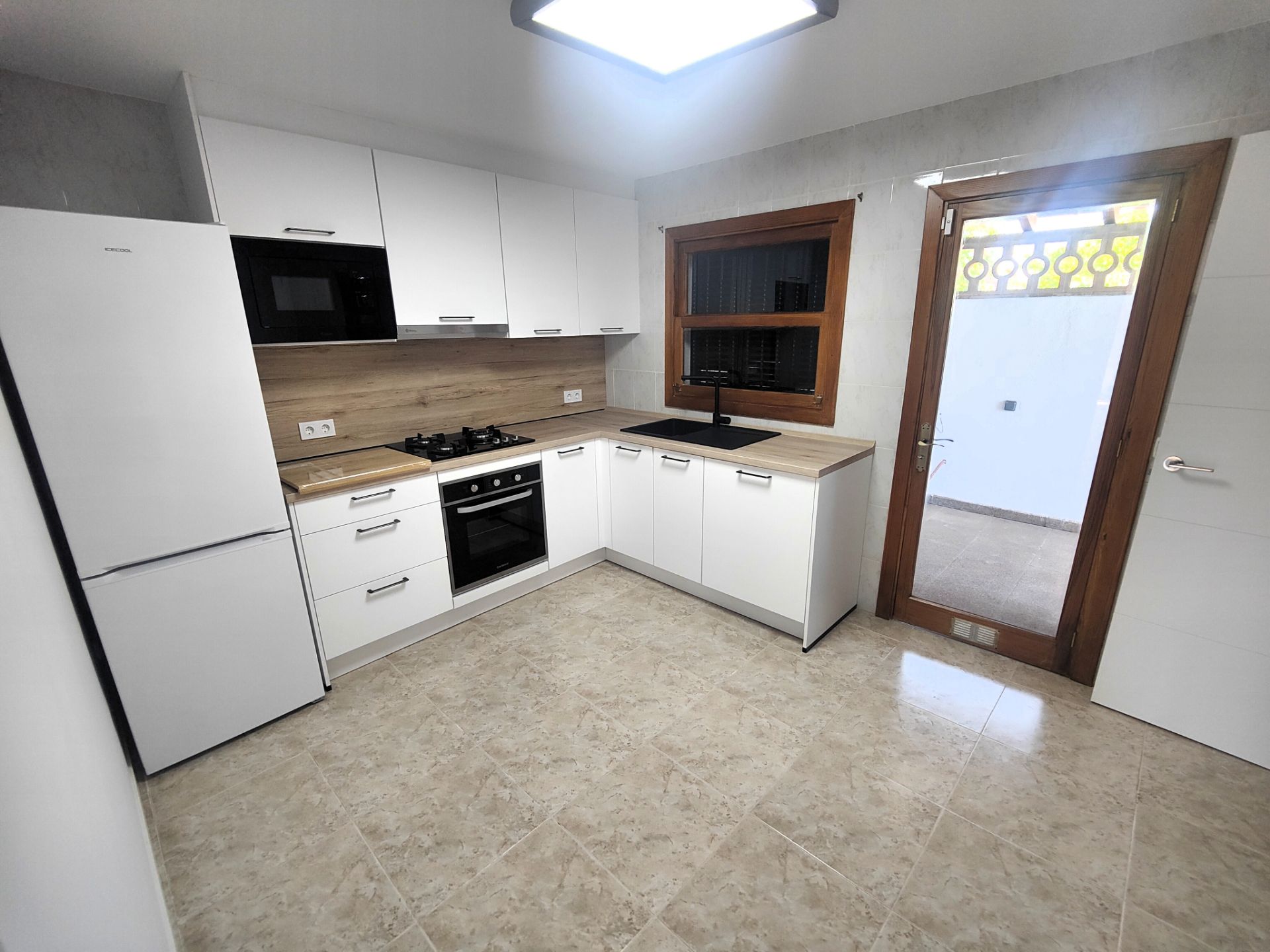 Kitchen of Single-family semi-detached to rent in  Palma de Mallorca  with Air Conditioner, Terrace and Storage room