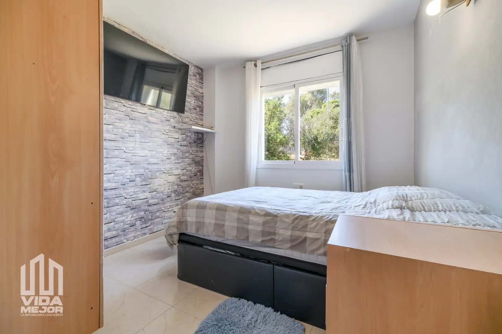 Piso con terraza en venta en Carrer de Montserrat Roig, imagen 8