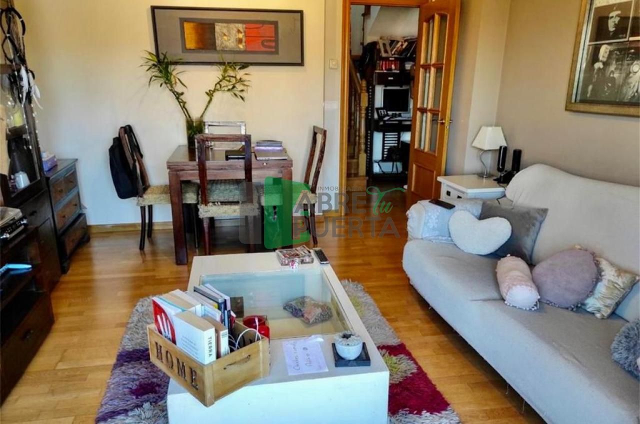 Sala d'estar de Dúplex en venda en Ourense Capital  amb Calefacció, Terrassa i Moblat