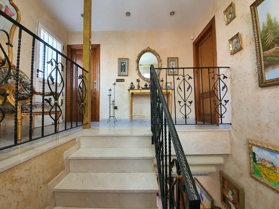 Casa o chalet en venta en Elche / Elx con Terraza, Balcón y Alarma