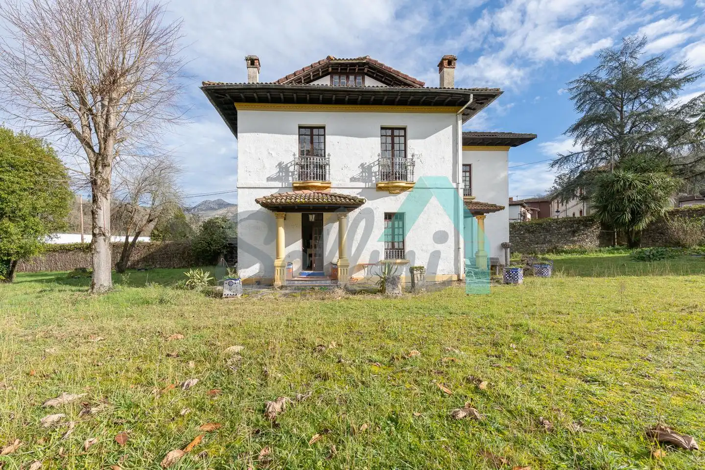 Vista exterior de Casa o xalet en venda en Piloña amb Jardí privat, Parquet i Terrassa