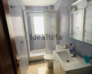 Bathroom of Apartment to rent in  Cádiz Capital  with Furnished, Oven and Washing machine