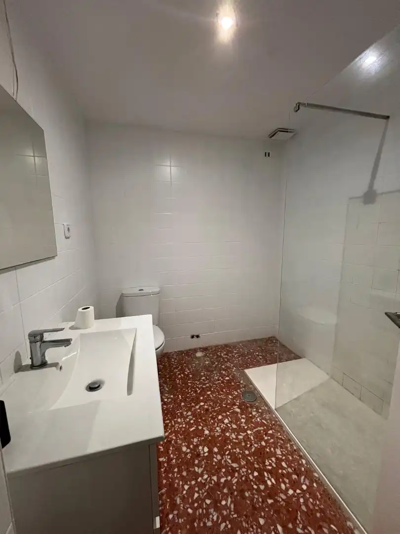 Badezimmer von Haus oder Chalet zum Verkauf in Alginet mit Parkett und Terrasse