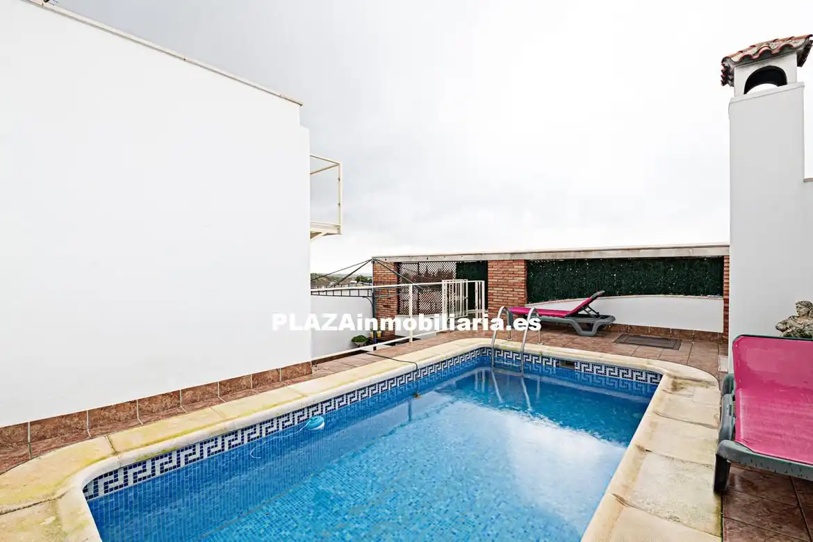 Piscina de Casa o chalet en venta en Lucena con Aire acondicionado, Trastero y Piscina