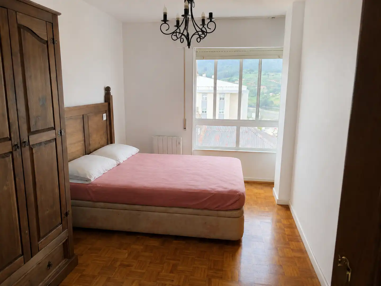 Habitación de Ático en venta en Viveiro con Calefacción, Terraza y Trastero