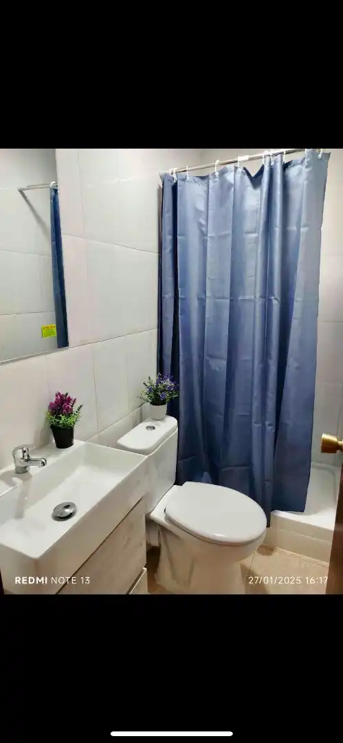 Badezimmer von Wohnung zur untervermieten in Valencia mit Klimaanlage, Heizung und Möbliert