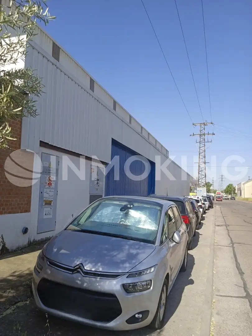 Exterior view of Industrial buildings for sale in Pinto
