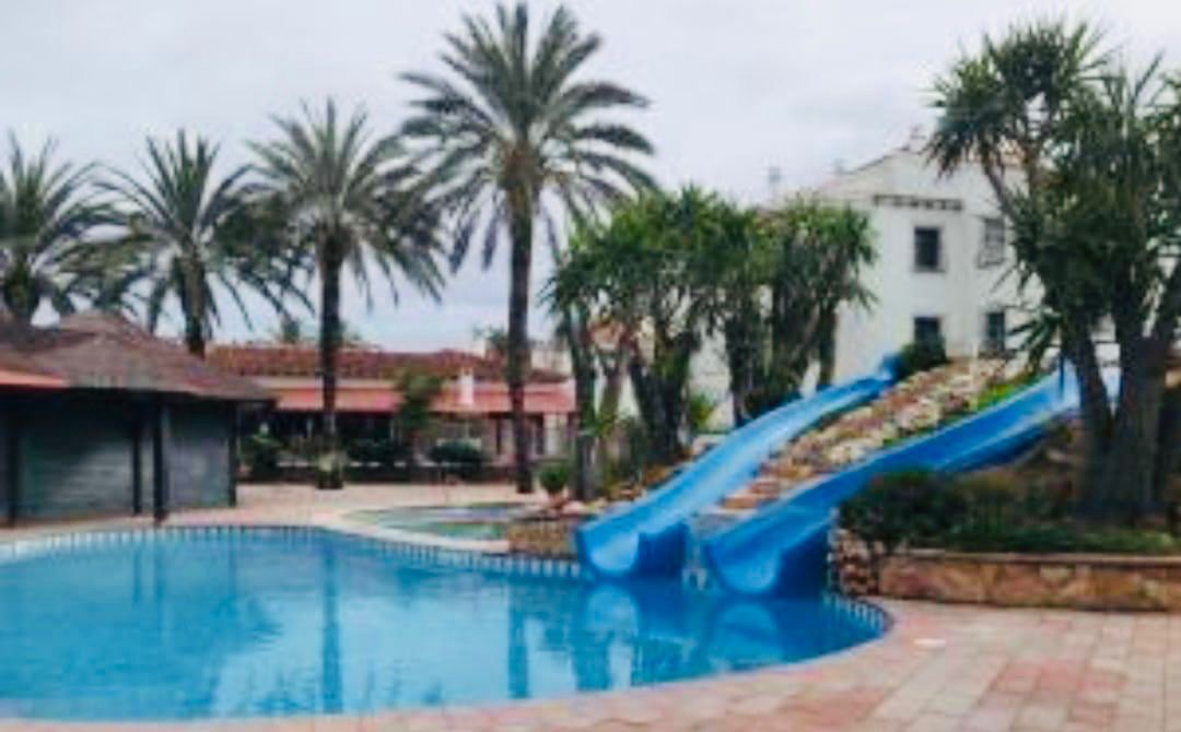 Piscina de Apartament en venda en Dénia amb Jardí privat, Moblat i Piscina comunitària