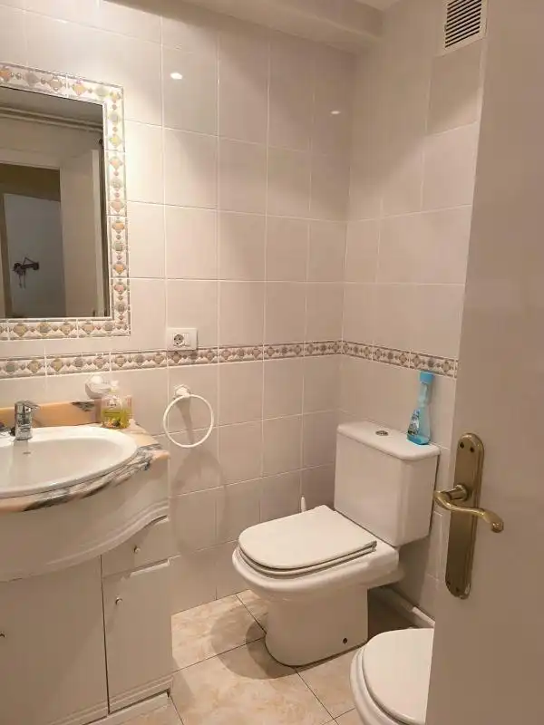 Badezimmer von Wohnungen zur Miete in Benicasim / Benicàssim