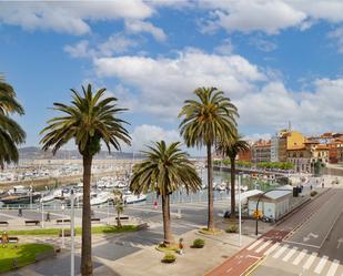 Vista exterior de Pis en venda en Gijón  amb Calefacció, Parquet i Balcó
