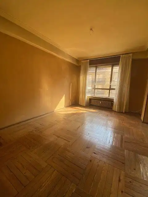 Habitación de Piso en venta en Oviedo  con Calefacción, Terraza y Trastero