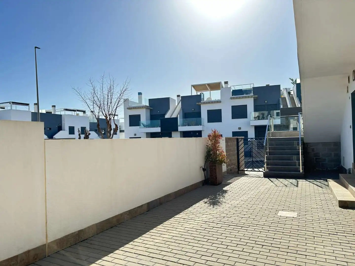 Vista exterior de Estudi en venda en Pilar de la Horadada amb Aire condicionat, Piscina i Moblat