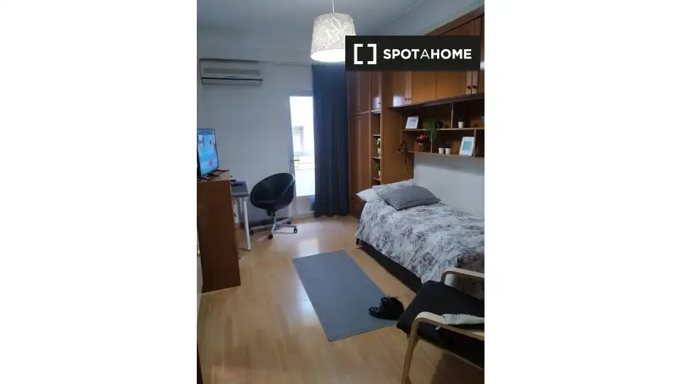 Bedroom of Flat for share in Zaragoza  with Air Conditioner, Heating and Furnished