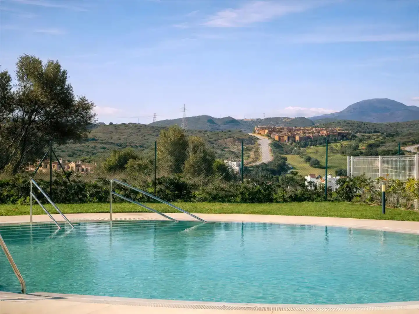 Piscina de Pis en venda en Estepona amb Aire condicionat