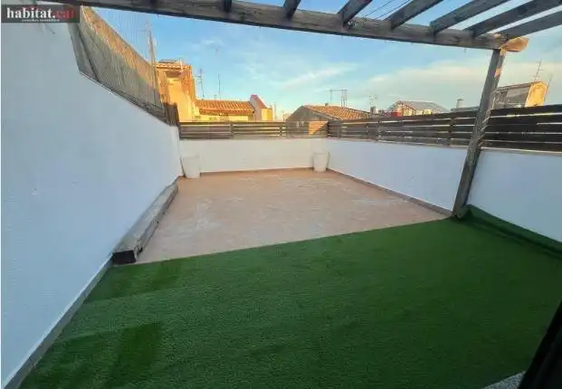 Terraza de Estudio en venta en Vilanova i la Geltrú con Parquet y Terraza